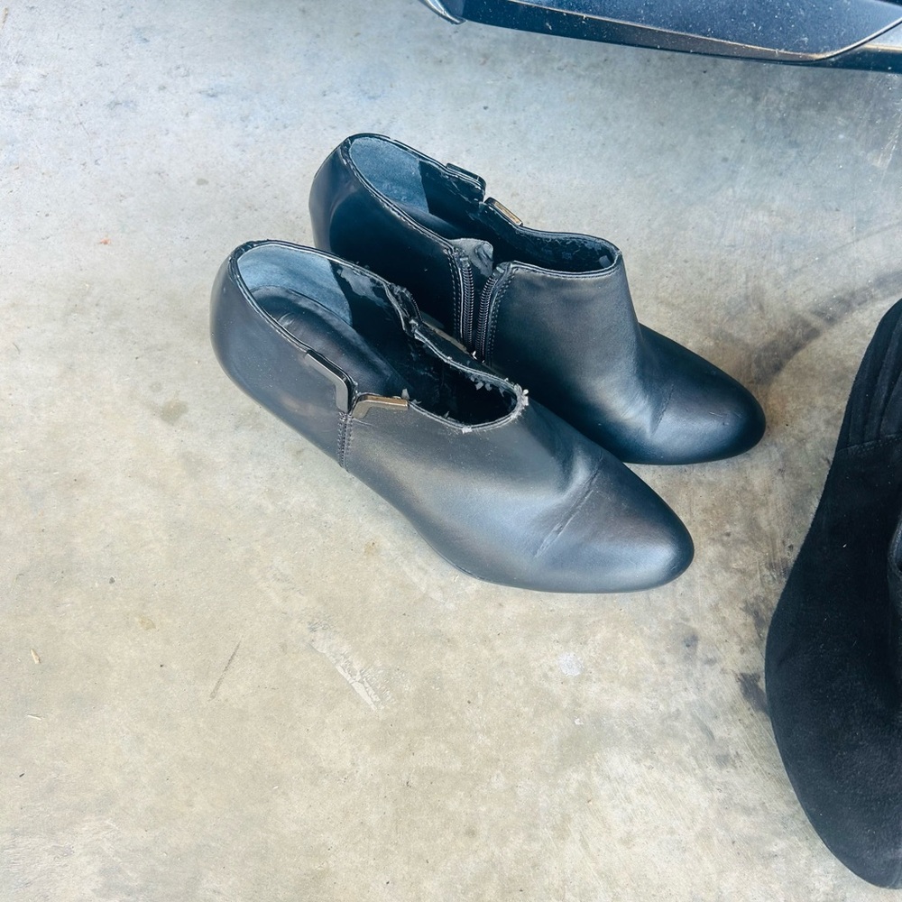 Chic Black Leather Ankle Booties